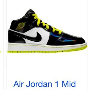 Jordan 1 Mid Black Cyber Mystic Green